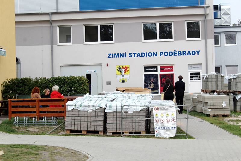 Na Ostende v Poděbradech vzniká malé sportovní centrum.