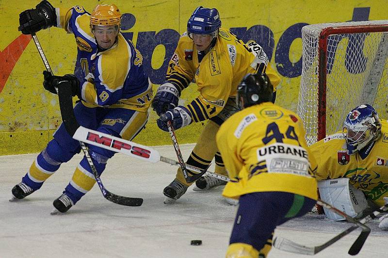 Z hokejového střetnutí druhé ligy Nymburk - Milevsko (4:1)