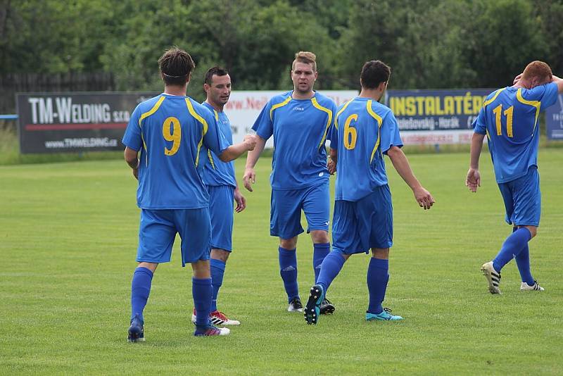 Z fotbalového utkání I.B třídy Sadská - Uhlířské Janovice (2:0)