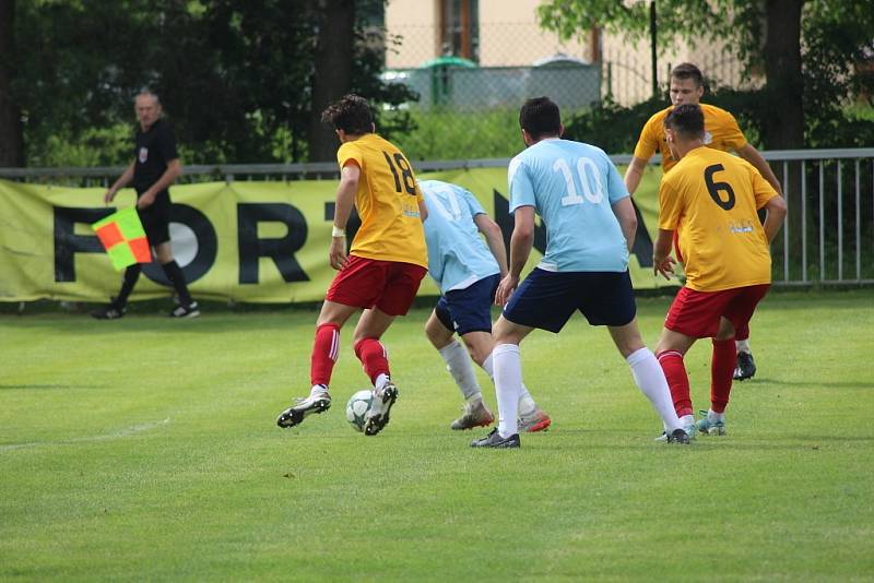 Z přípravného fotbalového utkání Poříčany - Motorlet Praha B (4:1).