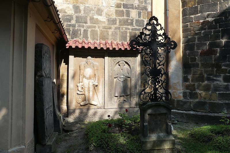 Kostel Nanebevzetí Panny Marie Čelákovice.