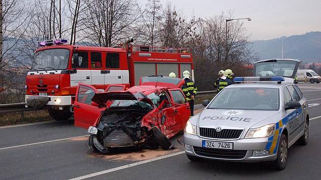 V Petrovicích na Třebíčsku se srazily dvě osobní auta