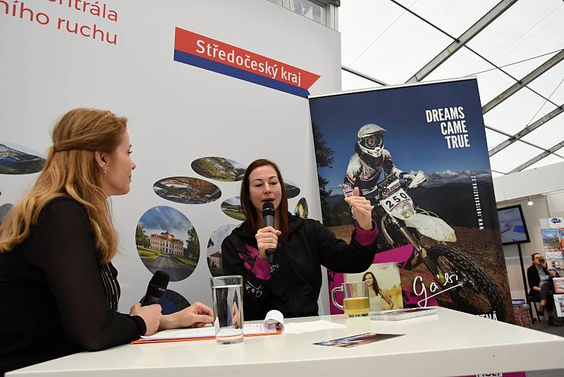 Středočeský kraj se prezentoval na veletrhu cestovního ruchu na Výstavišti v Pražských Holešovicích.  Mezi pozvanými hosty na krajském stánku nechyběla motocyklistka Gabriela Novotná známá účastí v Rallye Dakar.