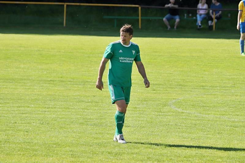 Z fotbalového utkání okresního přeboru Přerov nad Labem - Všejany (3:2)