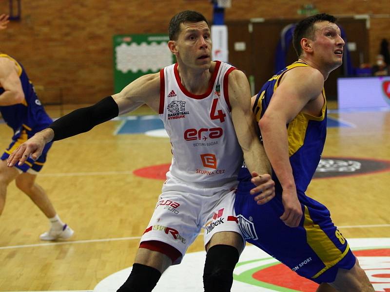 Z basketbalového utkání Kooperativa NBL Nymburk - Opava (87:70)