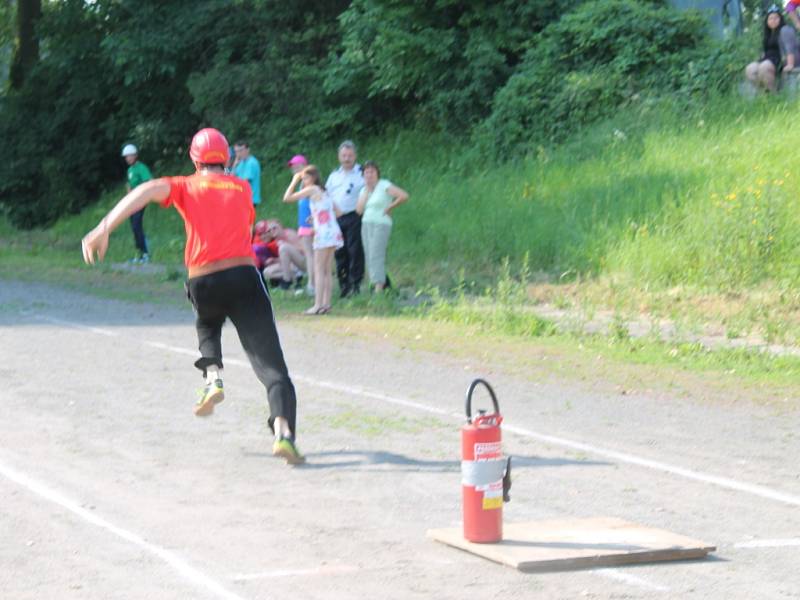 Z národního finále hasičské soutěže Dobráci roku 2016 v Nymburce.