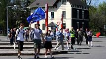 Protesty v Nymburce při jednání sjezdu komunistů a maškarní průvod.