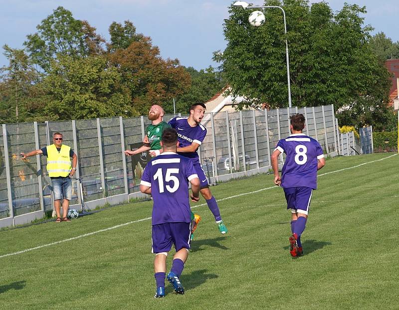 Z divizního fotbalového utkání Poříčany - Polaban Nymburk (3:0)