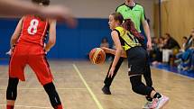 Z basketbalového utkání Středočeského přeboru starších minižákyň U13 Sadská - Mladá Boleslav (119:12)