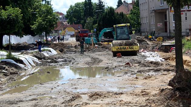 Situace na stavbě druhého kruhového objezdu.