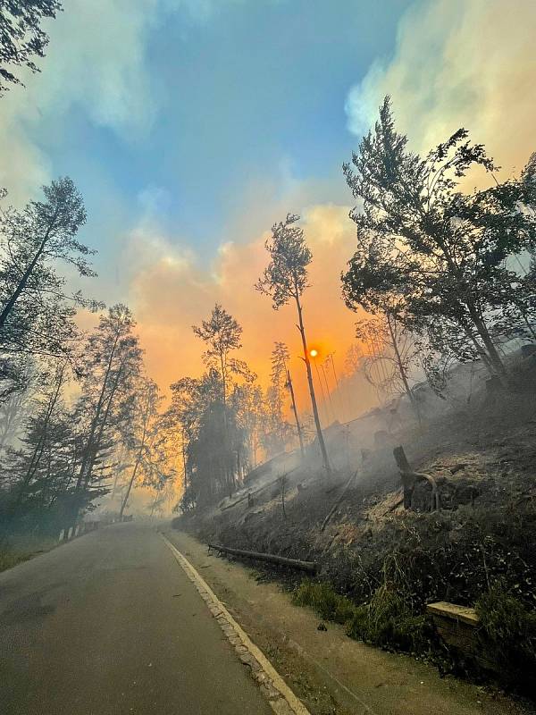 Měsíc pomáhali při zásahu v Českém Švýcarsku i hasiči z Nymburska