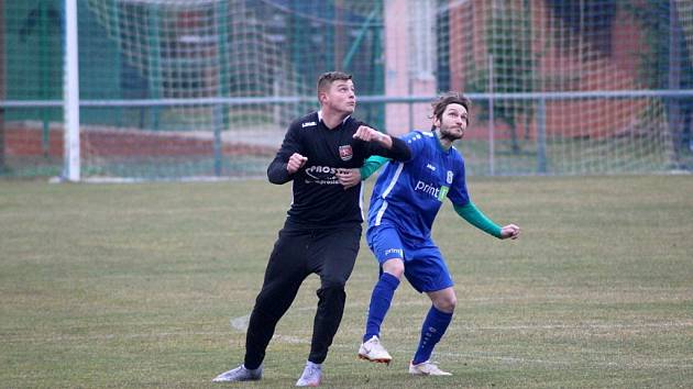 Z přípravného fotbalového utkání Sokoleč - Český Brod B