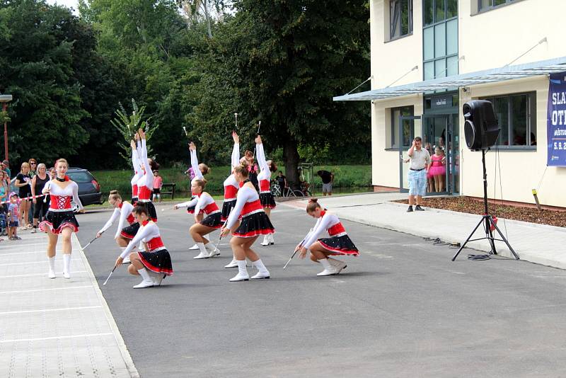 Ze slavnostního otevření sportovní haly v Poděbradech.