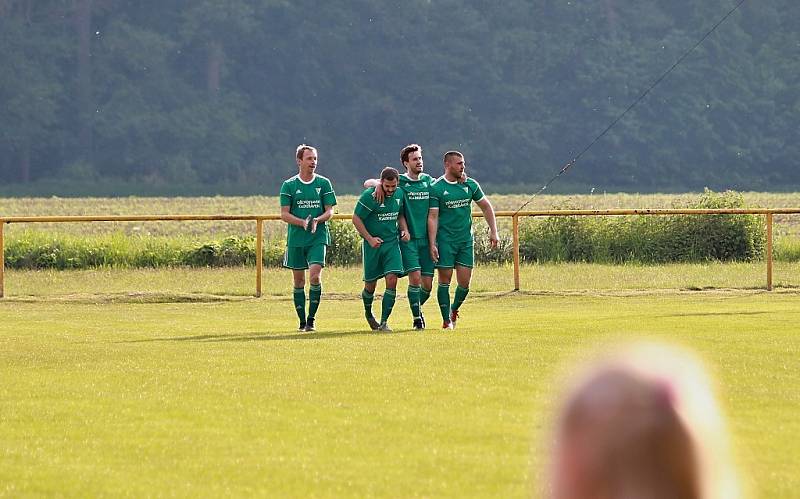 Z fotbalového utkání Postřižinského okresního přeboru Přerov nad Labem - Bohemia Poděbrady B (1:0)