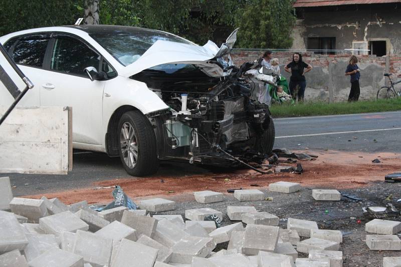 Nehoda dvou automobilů se stala ve středu po 17. hodině v Kostelní Lhotě.
