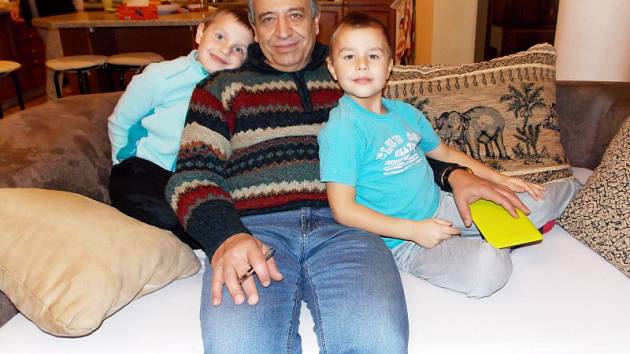 Marwan Farid se svými vnuky