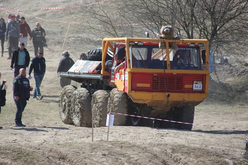 Ze závodů truck trialů v Milovicích 2018