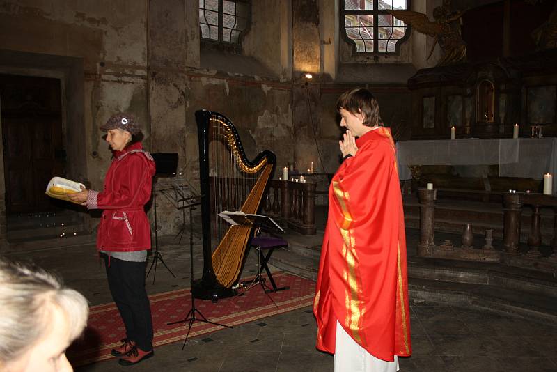 Kaple sv. Jana Nepomuckého v Nymburce zažila výjimečný koncert i bohoslužbu.