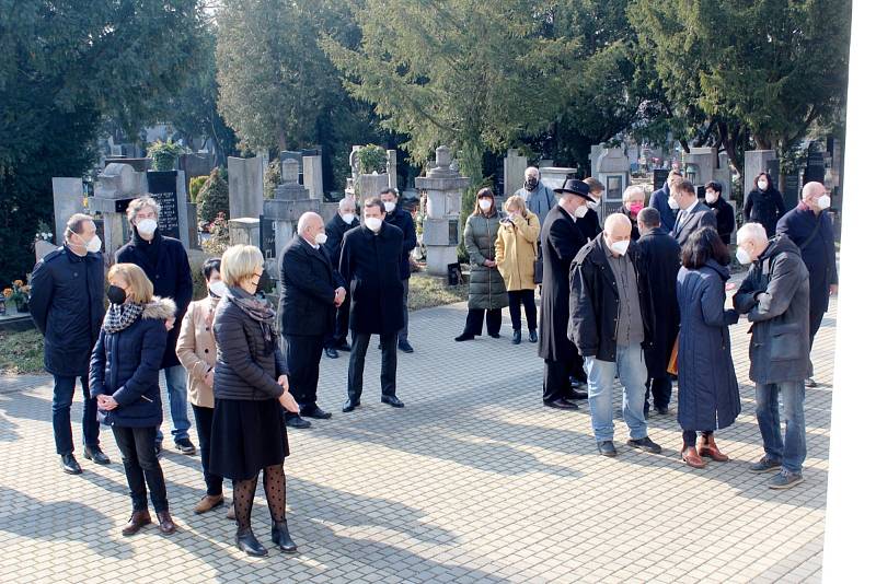 Z posledního rozloučení s dlouholetým starostou Nymburka Ladislava Kutíkem.