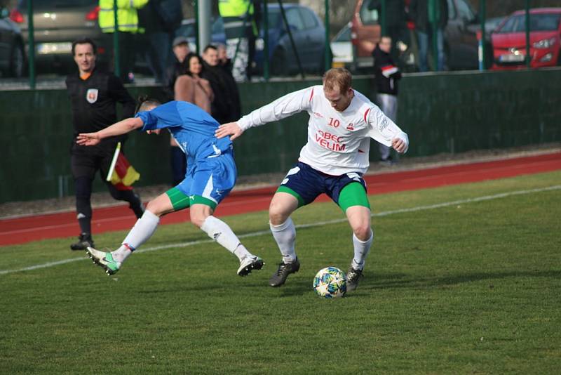 Z přípravného fotbalového utkání Velim - Poříčany (2:1)