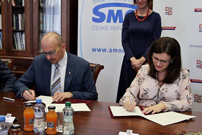 Středočeský kraj a Svaz měst a obcí ČR uzavřely memorandum o spolupráci.