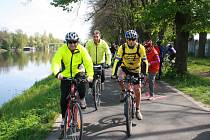 Postřižinského cyklootvíráku se zúčastnilo v roce 2015 třináct set lidí.