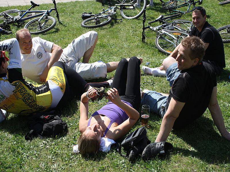 Cyklootvírák po Nymbursku absolvovalo přes 300 milovníků jízdy na kole