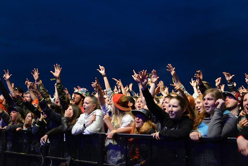 Z desátého ročníku hudebního festivalu Votvírák v Milovicích.