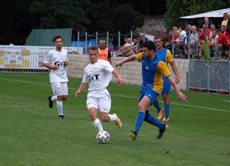 Z fotbalového utkání okresního přeboru Bohemia Poděbrady B - Všejany (2:1)