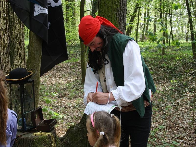 Čarodějnický pohádkový les na Ostrově v Nymburce