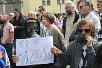 Již třetí demonstrace Nymburáků proti zinkovně AZOS CZ.