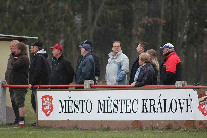 Z fotbalového utkání krajské I.B třídy Městec Králové - Sokoleč