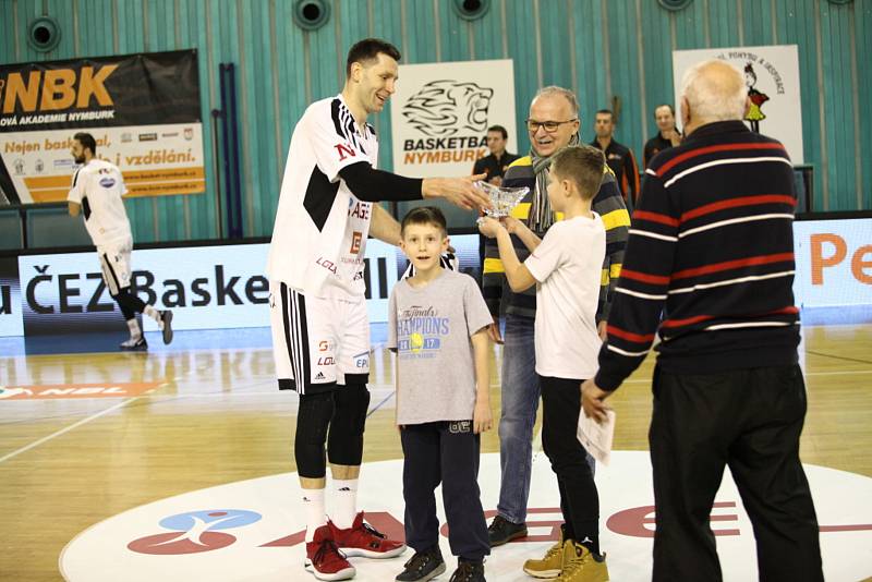 Basketbalisté Nymburka smetli v dalším zápase nejvyšší soutěže tým Ostravy.