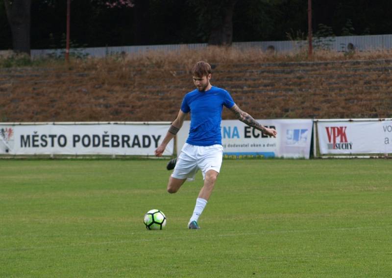 Z fotbalového utkání okresního přeboru Bohemia Poděbrady B - Běrunice (7:0)