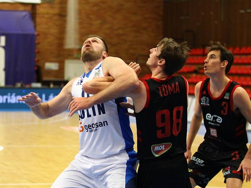 Z finále basketbalového Českého poháru Nymburk - Kolín