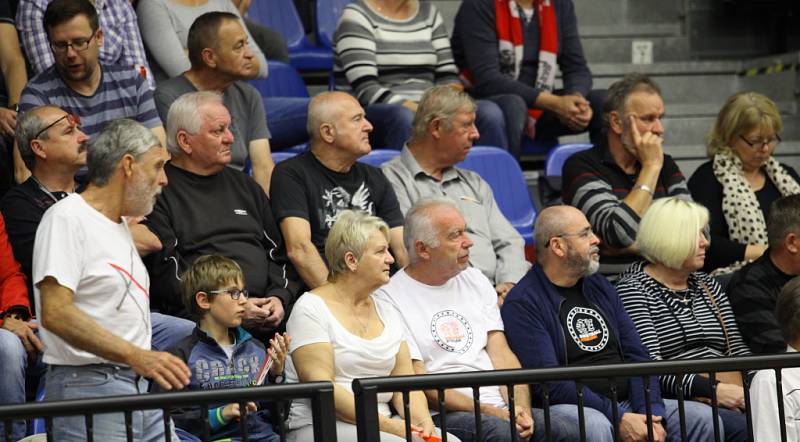 Z basketbalového utkání NBL Nymburk - Olomoucko (124:62)