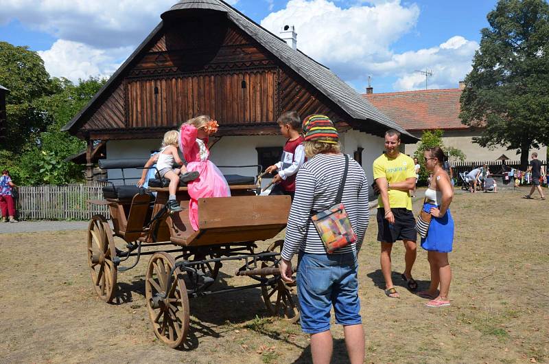 Ve skanzenu v sobotu bavil přítomné režisér Zdeněk Troška.