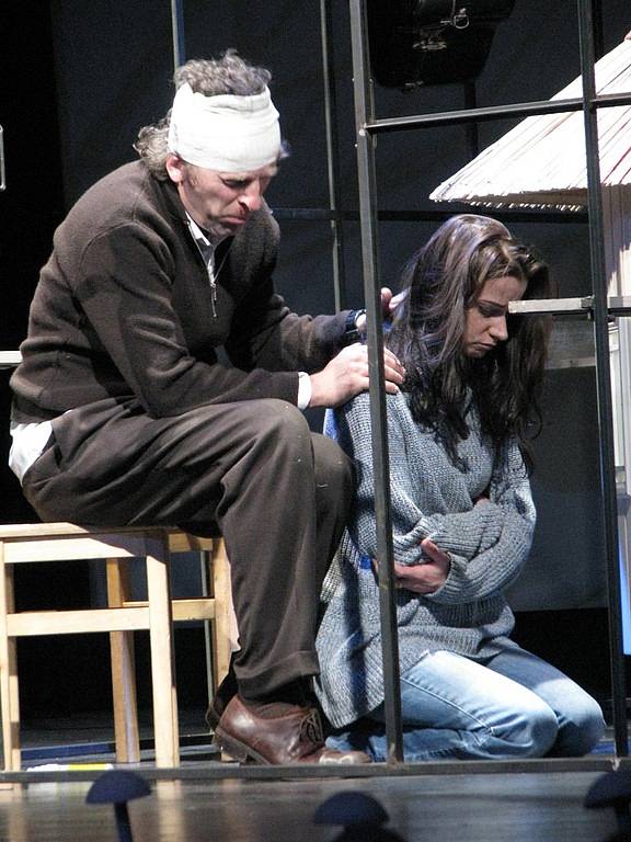 V poděbradském divadle Na Kovárně se předtsavili herci a inscenací Bergmanovy hry Sarabanda