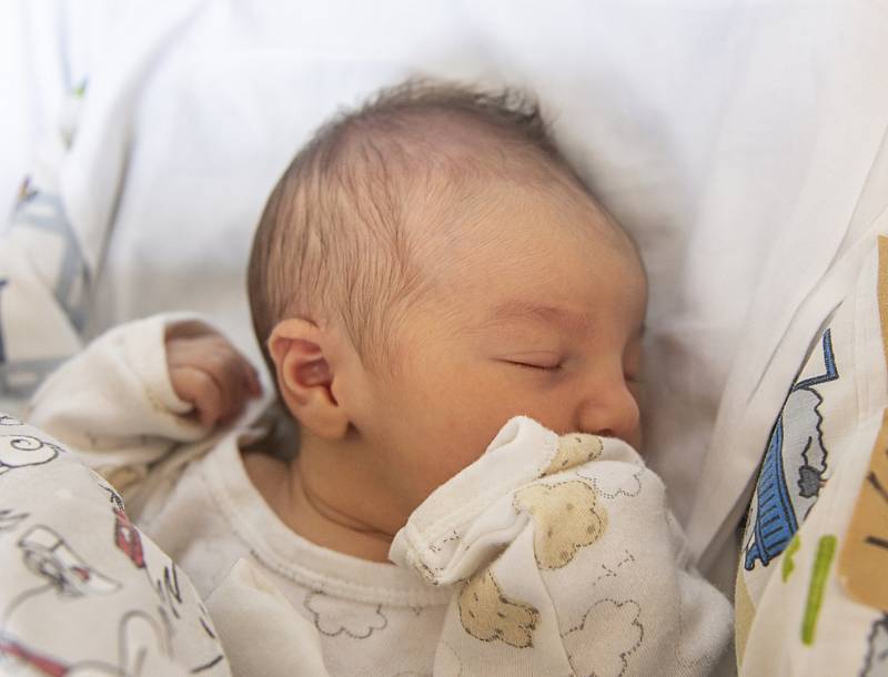 Ivar Vávra z Vrbice se narodil v nymburské porodnici 27. listopadu 2021 v 15:03 hodin s váhou 3380 g a mírou 50 cm. Domů pojede prvorozený chlapeček s maminkou Adélou a tatínkem Matějem.
