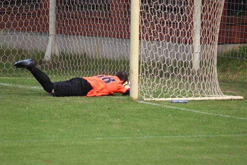 Z přípravného fotbalového utkání Slovan Poděbrady - Chotětov (4:2)