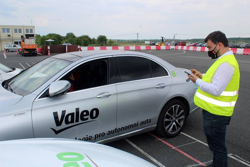 Firma Valeo testuje na milovickém letišti technologie budoucnosti.