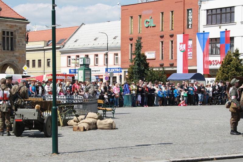 Oslavy 70 let od nymburského povstání na náměstí Přemyslovců v Nymburce.