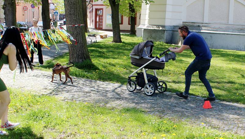 Kočárková jízda. Tak se v Nymburce jmenovala jedna z prvních veřejných akcí po uvolnění koronavirových opatření.