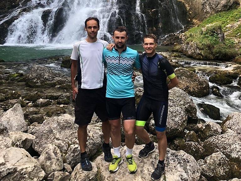 Trojice nadšenců - Ondřej Martínek, Lukáš Hruška a Martin Tůma - vyrazila na kolech z Poděbrad do Itálie