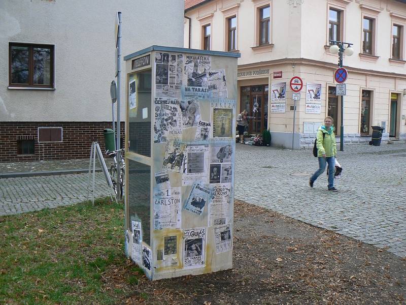 Telefonní budky coby umělecké objekty po Nymburce