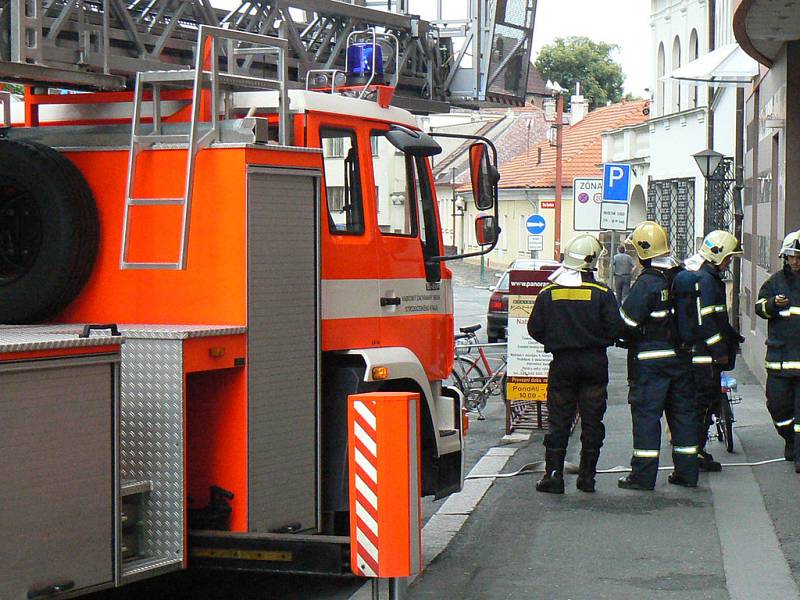 V Nymburce vyjížděli večer hasiči k planému poplachu