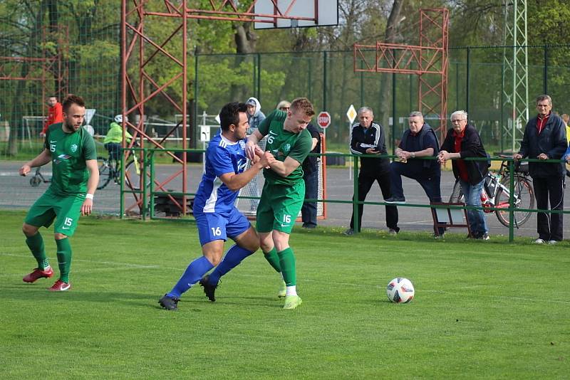 Z fotbalového utkání krajského přeboru Polaban Nymburk - Lysá nad Labem