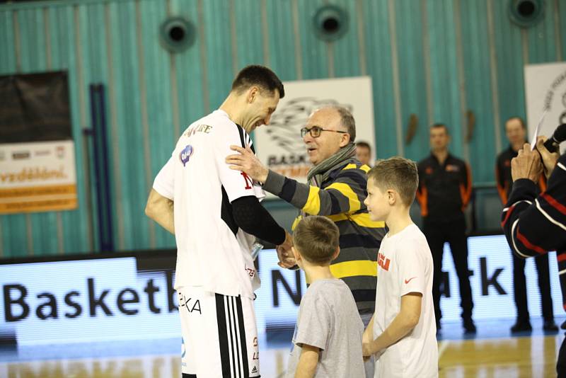 Basketbalisté Nymburka smetli v dalším zápase nejvyšší soutěže tým Ostravy.