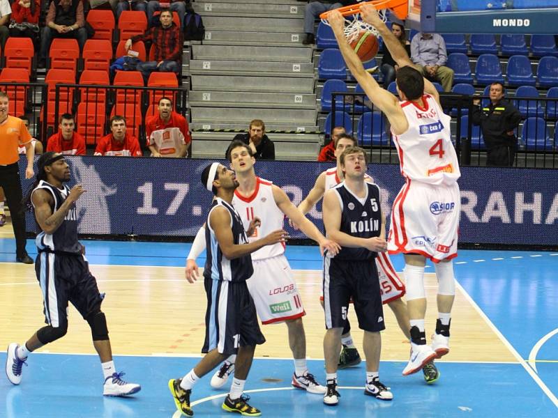 Z basketbalového utkání Mattoni NBL Nymburk - Kolín (108:65)