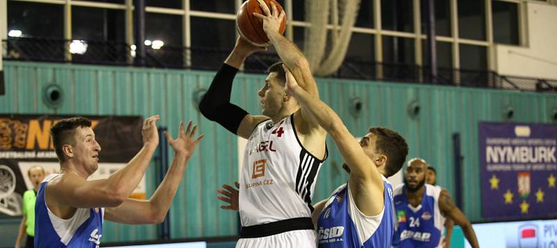 Basketbalisté Nymburka smetli v dalším zápase nejvyšší soutěže tým Ostravy.